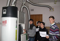 Студенти кафедри проводять лабораторні роботи на тепловому насосі
