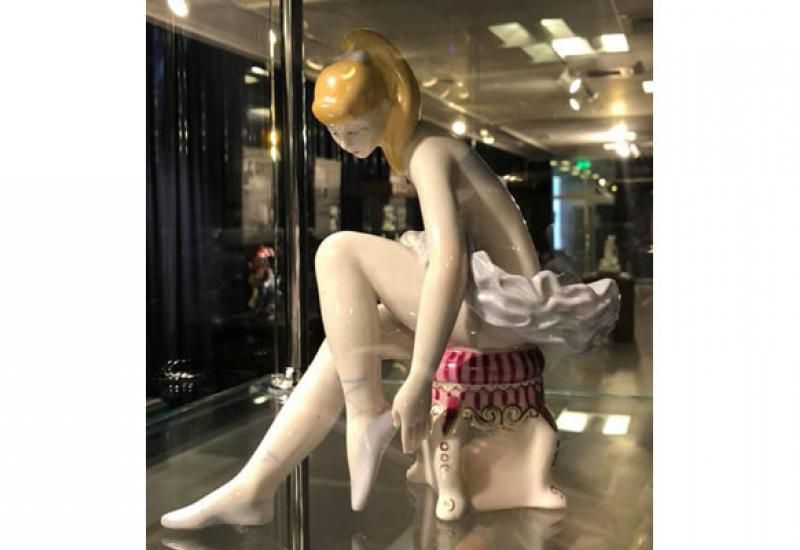 Kyiv, exhibition, exhibit "ballerina"