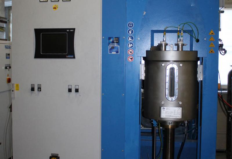 installation of spark-plasma (electric discharge) sintering