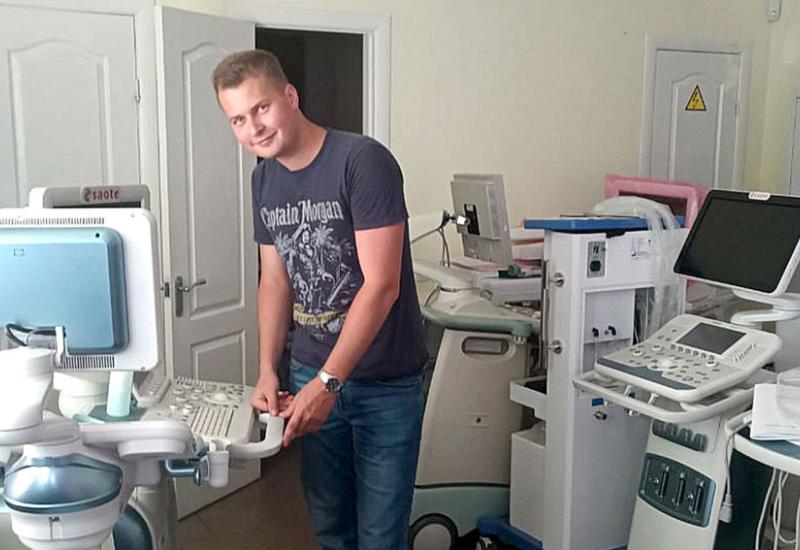Алексей Рудый налаживает системы ультразвуковой диагностики