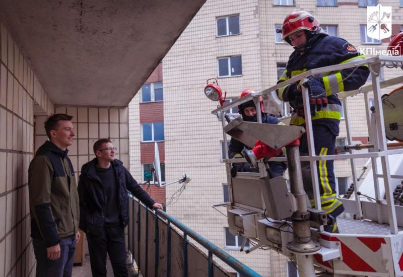 Киевские политехники учатся действовать в чрезвычайных ситуациях
