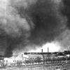 Палаючий завод Більшовик, результат німецьких бомбардувань, 23 червня 1941 (джерело: deus1.com)