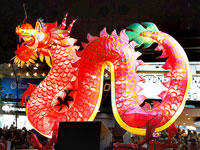 танець дракона на китайський новий рік