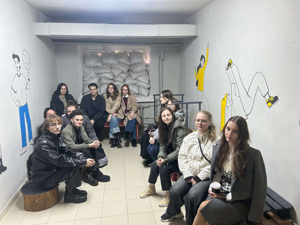 Building 8, KPI, shelter