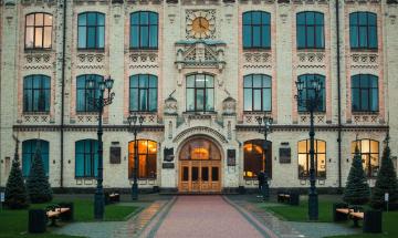 Кампус КПІ, Корпус № 1, головний корпус КПІ, вечір