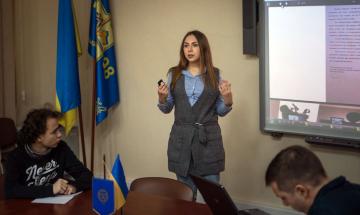 Єлизавета Ілюсенко презентує проект