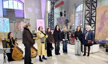 Справа наліво О. Зікєєва , Ю. Підкурганна, учні ДШМ №5, Г. Андрєєва