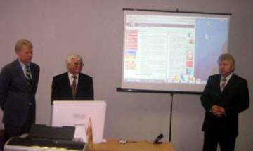 2007.09.04 відкрито перший в Україні навчальний клас фірми Apple Macintosh