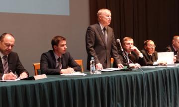 2014.04.10 Ю.І.Якименко виступає на конференції трудового колективу