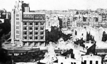 Київ, Хрещатик, будівля ЦУМу, 1942 рік