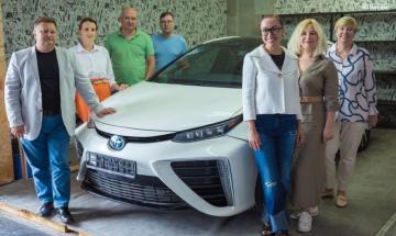 Hydrogen cars for IEE. Master students will study hydrogen energy in practice