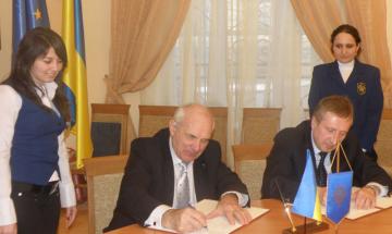 2011.03.10 Підписання договору про співпрацю між НТУУ «КПІ» та Національним інститутом серцево-судинної хірургії