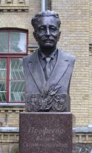 Кампус КПІ. Пам'ятник Войцеху Свєнтославському Кампус КПІ. Пам'ятник Войцеху Свєнтославському