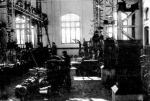 Кампус КПІ. Всередині майстерні КПІ, 1902