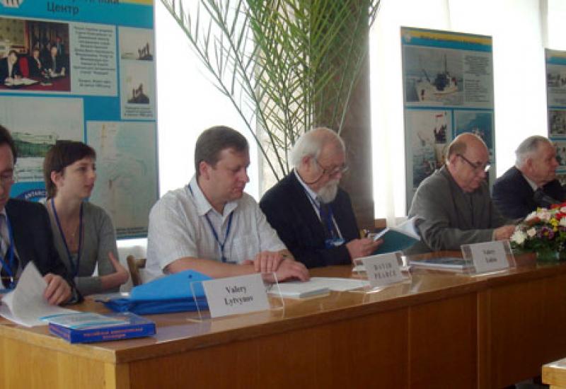 2011.05.20 V Міжнародна антарктична конференція в КПІ 2011.05.20 V Міжнародна антарктична конференція в КПІ