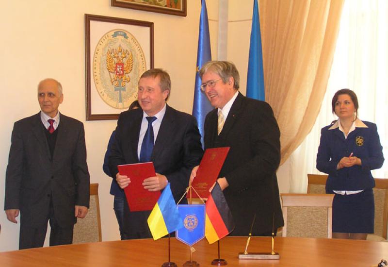 2012.03.05 Підписання Меморандуму про співпрацю між НТУУ «КПІ» та TU Berlin 2012.03.05 Підписання Меморандуму про співпрацю між НТУУ «КПІ» та TU Berlin