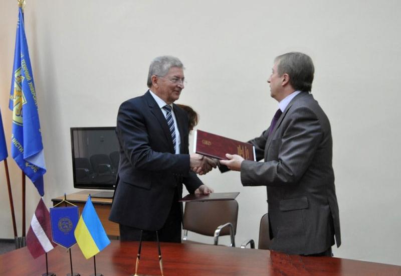 2013.03.14 НТУУ «КПІ» уклав угоду про партнерство з РТУ (Латвійська республіка) 2013.03.14 НТУУ «КПІ» уклав угоду про партнерство з РТУ (Латвійська республіка)