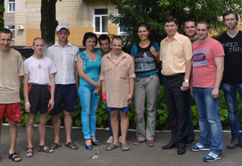 2014.06.07 Київські політехніки з вихованцями дитячого будинку 2014.06.07 Київські політехніки з вихованцями дитячого будинку