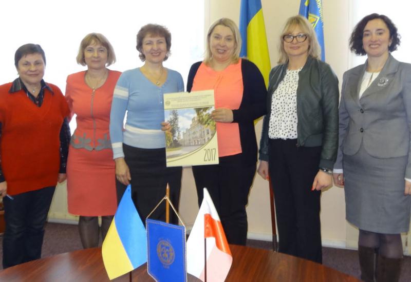 Польські викладачки з українськими колегами Польські викладачки з українськими колегами