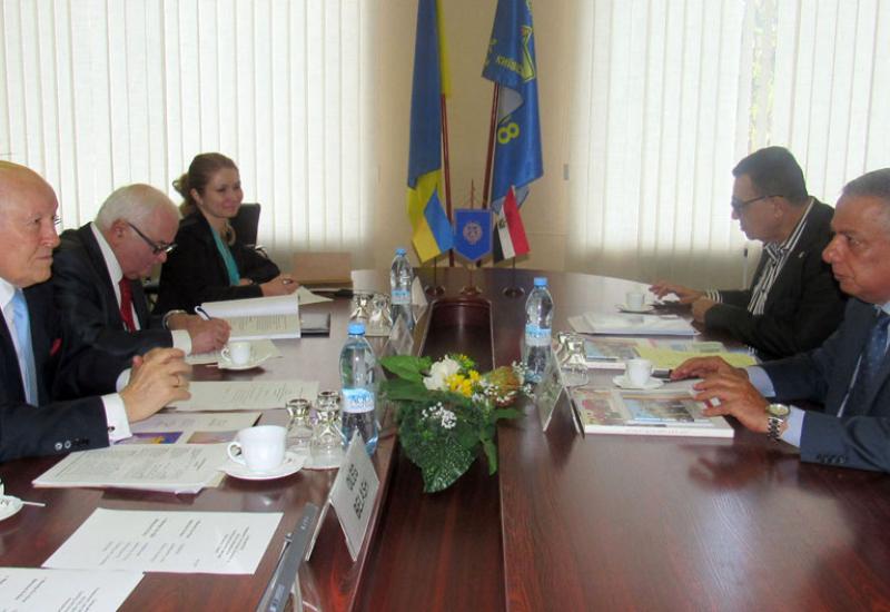 2017.03.29 Обговорення перспектив створення Єгипетсько-українського університету 2017.03.29 Обговорення перспектив створення Єгипетсько-українського університету