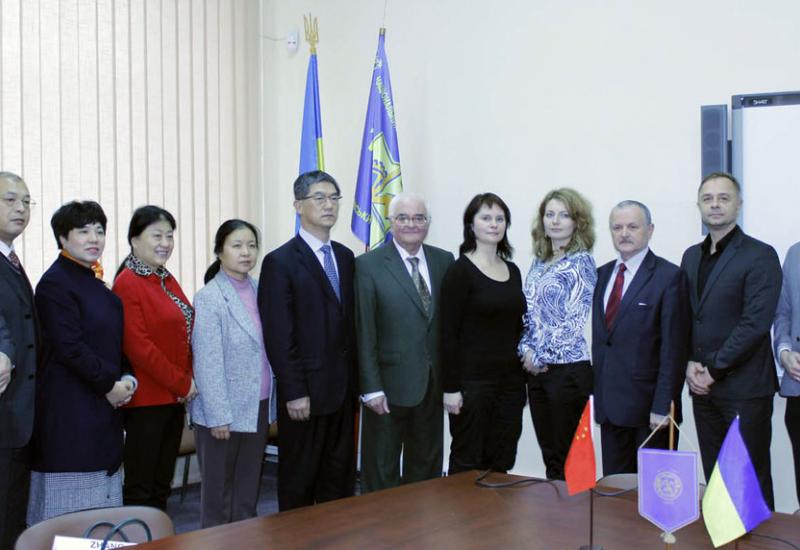 2017.12.13 Візит керівників Департаментів Народного уряду провінції Гуандун 2017.12.13 Візит керівників Департаментів Народного уряду провінції Гуандун