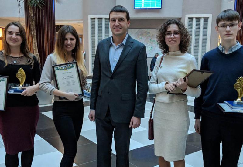 Награды политехникам в Соломенской РГА Слева направо В.Прищепа, Е.Браславська, М.Шкуро, А.Кулиш, С.Нещеретов