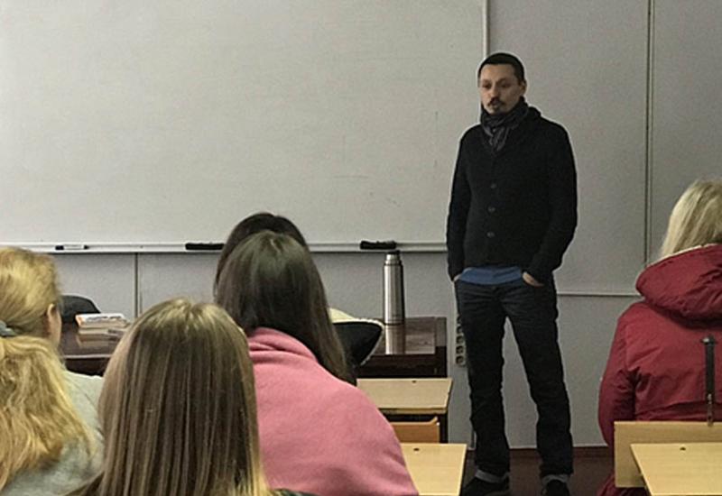 2018.11.19 Зустріч з видавцем Олегом Симоненком 2018.11.19 Зустріч з видавцем Олегом Симоненком