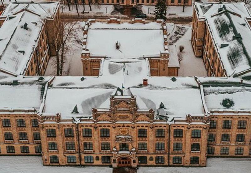 2019.01.21 Главный корпус КПИ зимой 2019.01.21 Главный корпус КПИ зимой