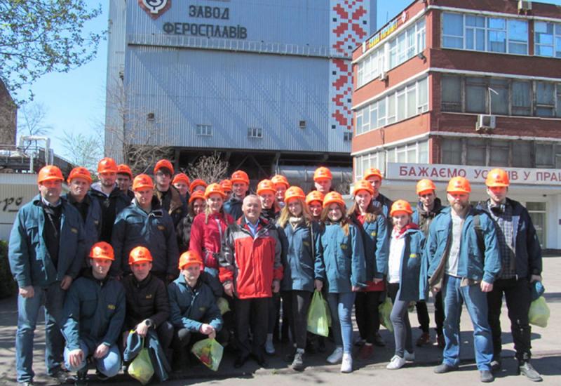 2019.04.18-19 Студенти ІФФ відвідали Запорізький завод феросплавів