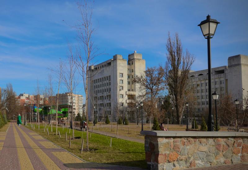 Aviators Square behind the main building of KPI