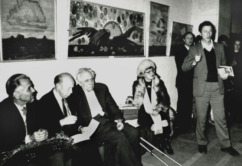 Створення Картинної галереї у приміщенні Центру культури і мистецтв, 1992