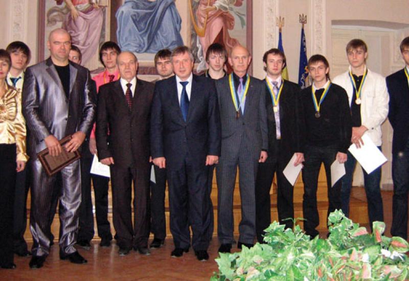 2009.04. Нагородження хокеїстів 2009.04. Нагородження хокеїстів