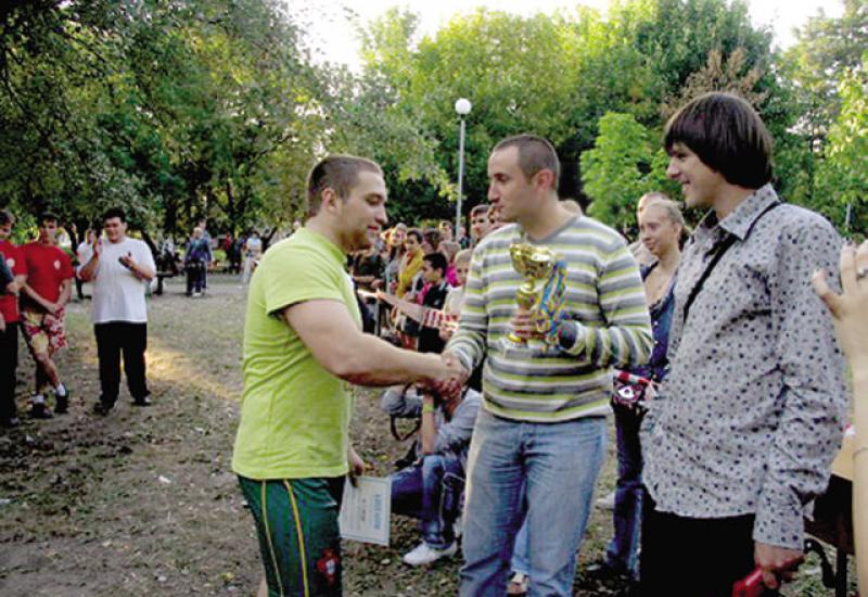 2009.09.22 Перетягування канату - учасники, команди і переможці 2009.09.22 Перетягування канату - учасники, команди і переможці