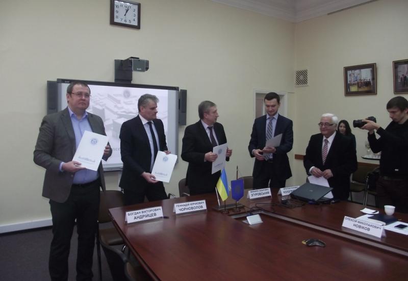 2015.02.06 підписання Протоколу про наміри щодо співпраці НТУУ «КРІ» в побудові Інноваційного міста 2015.02.06 підписання Протоколу про наміри щодо співпраці НТУУ «КРІ» в побудові Інноваційного міста