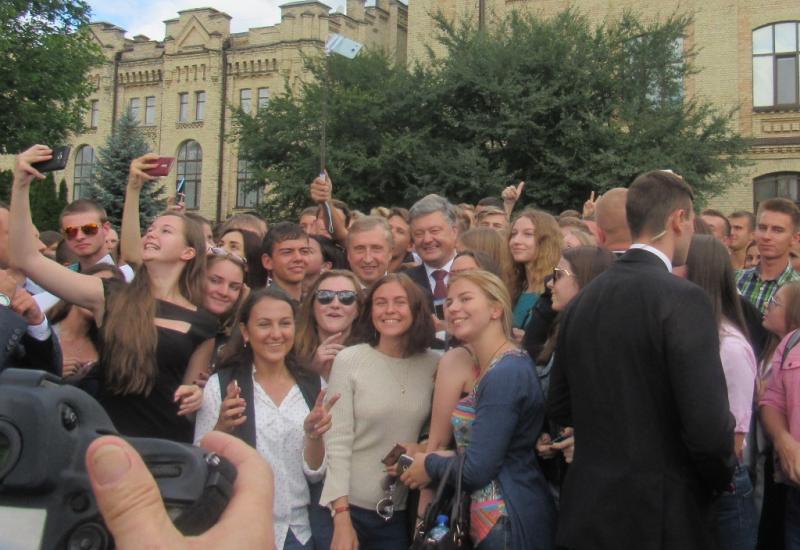 2016.09.01 НТУУ «КПІ ім. Ігоря Сікорського» відвідав Президент України Петро Порошенко 2016.09.01 НТУУ «КПІ ім. Ігоря Сікорського» відвідав Президент України Петро Порошенко