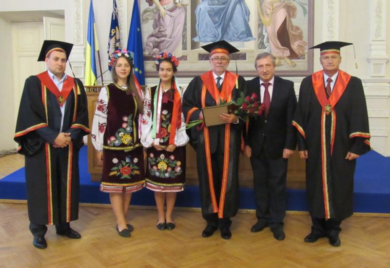 2017.09.04 Президентові Конференції ректорів академічних шкіл Республіки Польща, ректору Варшавської політехніки Яну Шмідту вручено диплом і відзнаки Почесного доктора КПІ ім. Ігоря Сікорського 2017.09.04 Президентові Конференції ректорів академічних шкіл Республіки Польща, ректору Варшавської політехніки Яну Шмідту вручено диплом і відзнаки Почесного доктора КПІ ім. Ігоря Сікорського