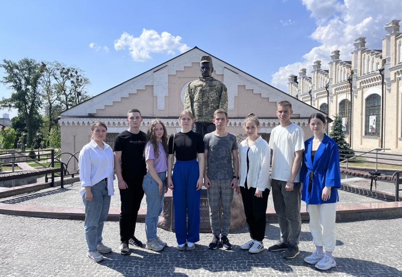 25.05.2023 Ігор Сікорський одягнув піксель