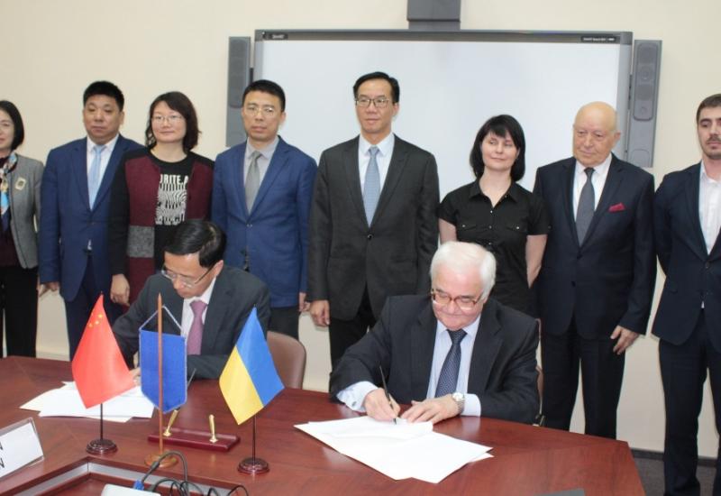2019.03.20 Підписання Меморандуму між КПІ ім. Ігоря Сікорського та Управлінням науки і техніки міста Гуанчжоу 2019.03.20 Підписання Меморандуму між КПІ ім. Ігоря Сікорського та Управлінням науки і техніки міста Гуанчжоу