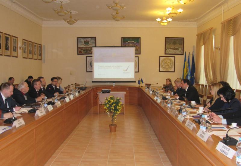 2017.04.25 Урядовці обговорили з науковцями та представниками бізнесу питання розвитку інновацій як інструменту розбудови високотехнологічної економіки 2017.04.25 Урядовці обговорили з науковцями та представниками бізнесу питання розвитку інновацій як інструменту розбудови високотехнологічної економіки