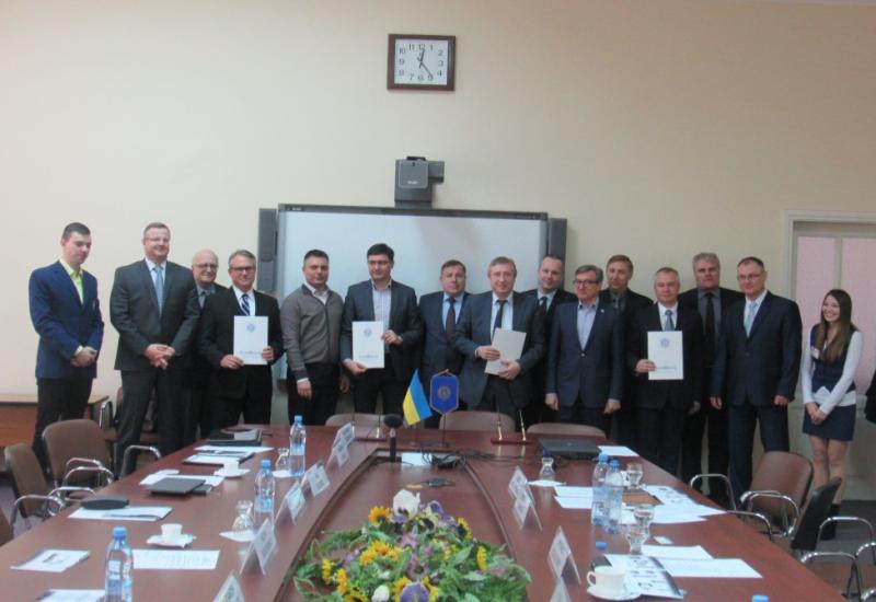 2016.03.27 Круглий стіл, присвячений будівництву в Маріуполі опріснювального заводу з виробництва питної води 2016.03.27 Круглий стіл, присвячений будівництву в Маріуполі опріснювального заводу з виробництва питної води