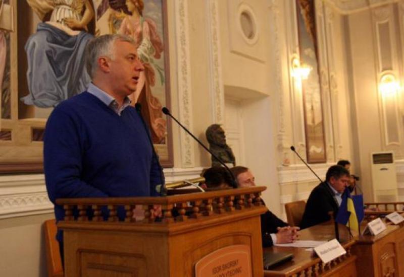 2019.11.04 Круглий стіл 2019.11.04 Круглий стіл