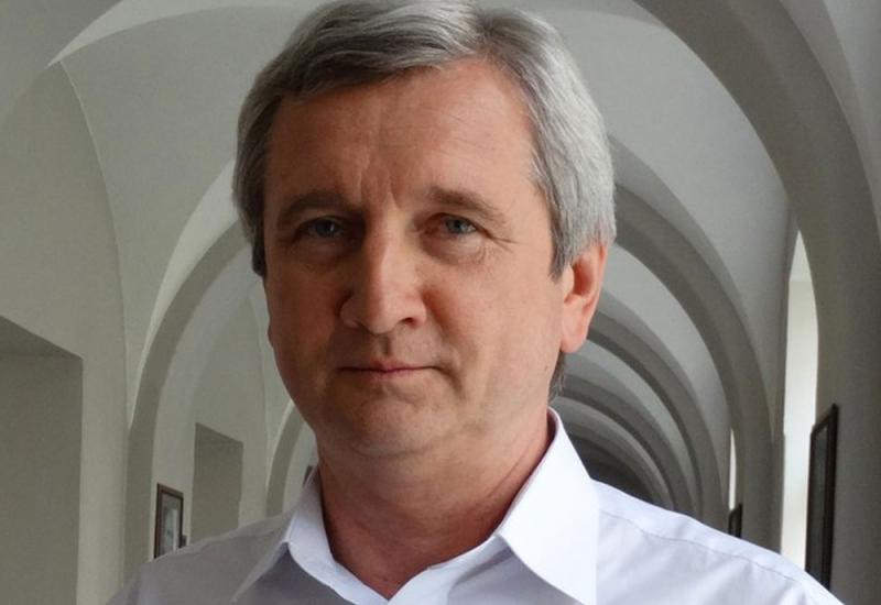 О.М. Новіков О.М. Новіков