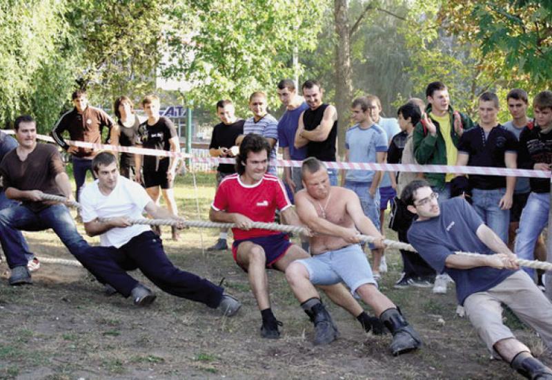 2009.09.22 Перетягування канату - учасники, команди і переможці 2009.09.22 Перетягування канату - учасники, команди і переможці