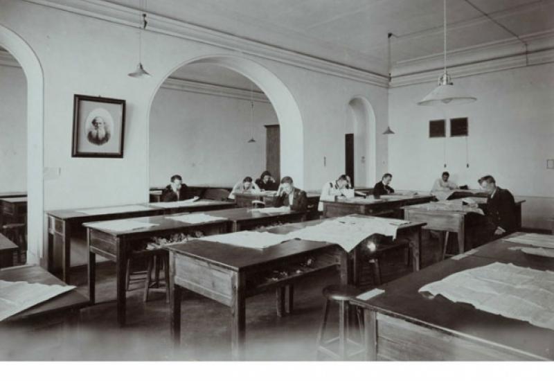 У читальній залі бібліотеки КПІ, 1902 р. У читальній залі бібліотеки КПІ, 1902 р.