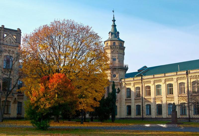 Кампус КПІ, 1 корпус восени Кампус КПІ, 1 корпус восени