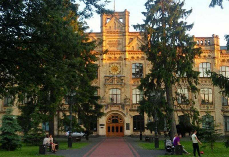 Кампус КПІ. 1 корпус, Літо Кампус КПІ. 1 корпус, Літо