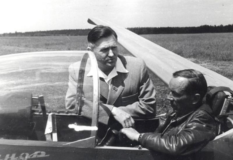 Антонов Олег Костянтинович / http://www.antonov.com/about/oleg-antonov?lang=ua Антонов Олег Костянтинович / http://www.antonov.com/about/oleg-antonov?lang=ua