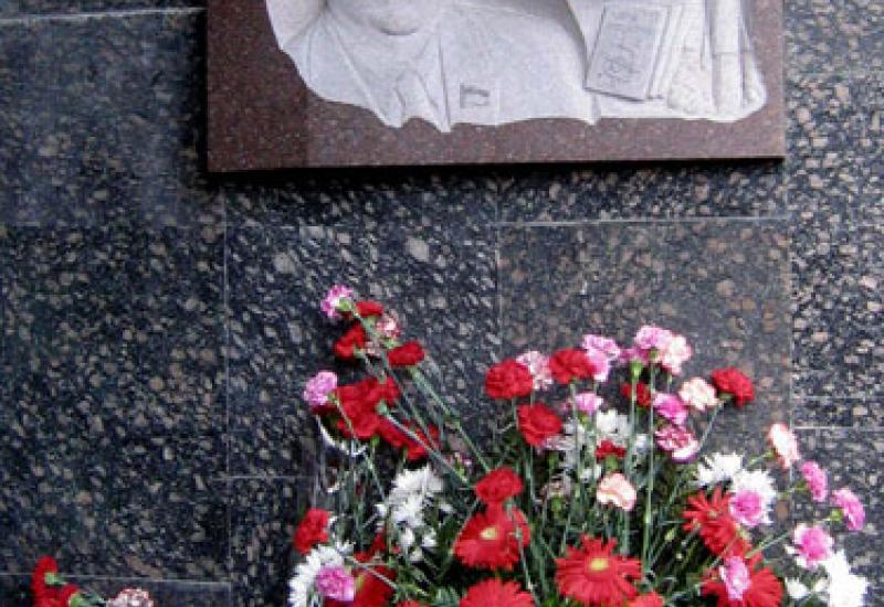 2007.03.15 Відкрито меморіальну дошку М.А.Павловському 2007.03.15 Відкрито меморіальну дошку М.А.Павловському