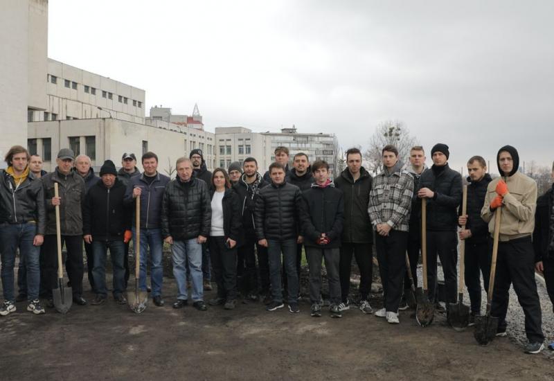 22.04.2022 КПИшники высаживают собственный парк