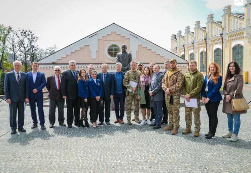 05.05.2023 Medical vehicles for the Armed Forces of Ukraine